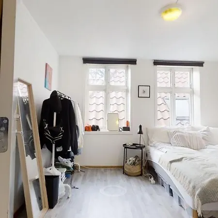 Kong Oscar Gate 11 Apt *