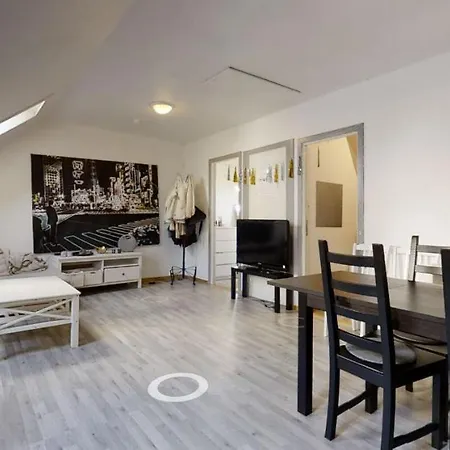 Kong Oscar Gate 11 Apt Apartment