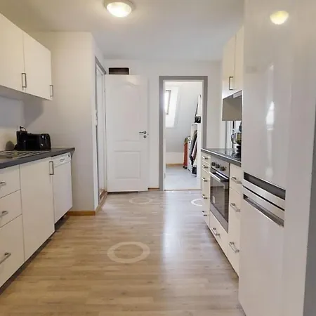 Kong Oscar Gate 11 Apt Apartment