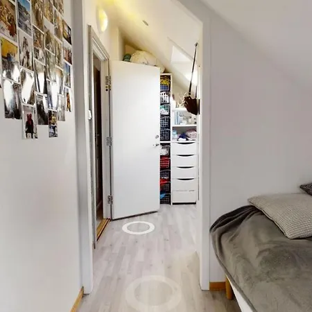 Kong Oscar Gate 11 Apt Apartment